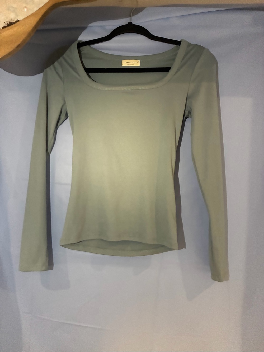 Frankee & Skylarr Long-Sleeve Scoop Neck Top in Sage Green